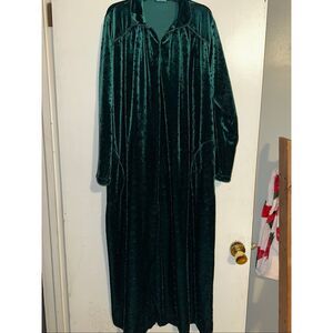 Cabernet Robe Women's L Large Sleepwear Green Full Length Zip Velour